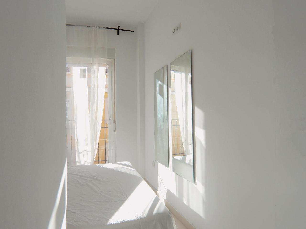 Antonio Zamora, 16 2º Exterior Centro *