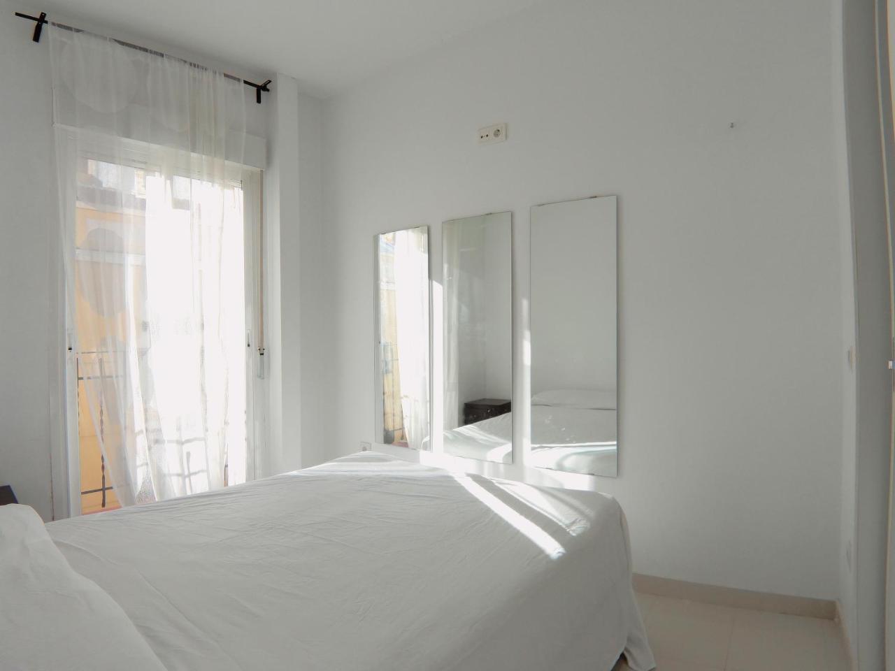 Antonio Zamora, 16 2º Exterior Centro * Madrid